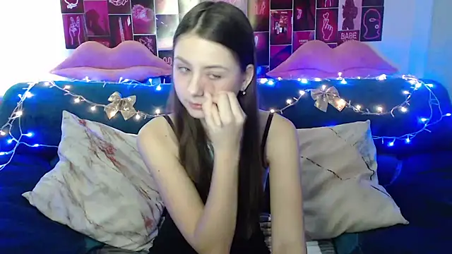 Snapshot of MilanaRoza chatting on 11, 1, 2025 MilanaRoza online show from 11, 1, 2025