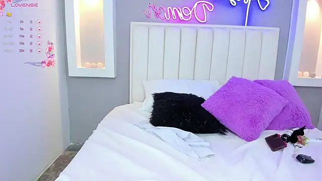 JessicaMilan online show from 4, 12, 2024