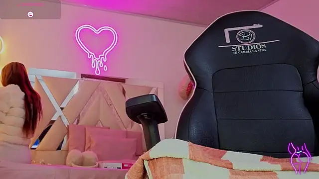 Laylafoxy tay online show from 3, 11, 2025