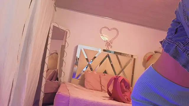 Laylafoxy tay online show from 8, 11, 2025