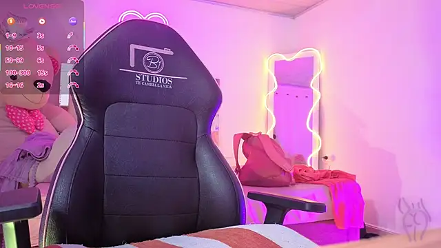 Laylafoxy tay online show from 9, 1, 2026