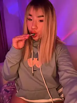 Im Valen Cute online show from 17, 10, 2025