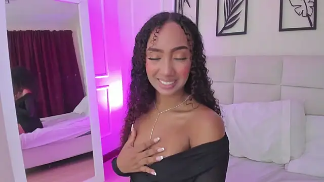 Amber  Sanchez online show from 21, 1, 2025