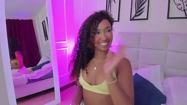 Amber  Sanchez online show from 29, 1, 2025