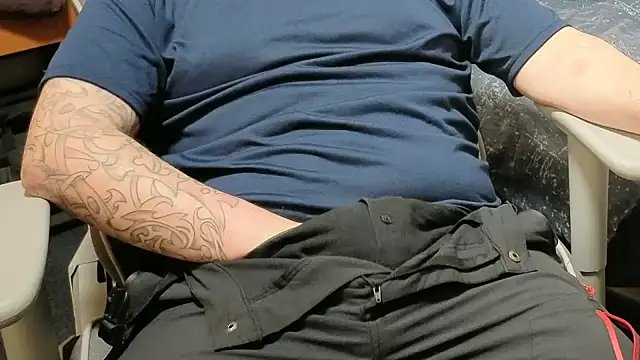 Snapshot of Dan8736 chatting on 29, 3, 2026 Dan8736 online show from 29, 3, 2026