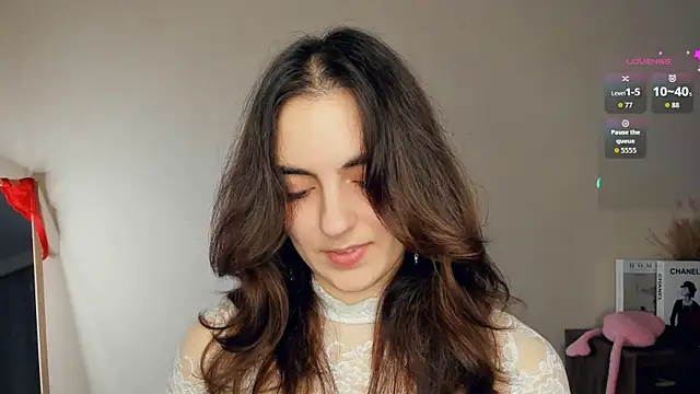 Snapshot of DracosMoon chatting on 26, 10, 2025 DracosMoon online show from 26, 10, 2025