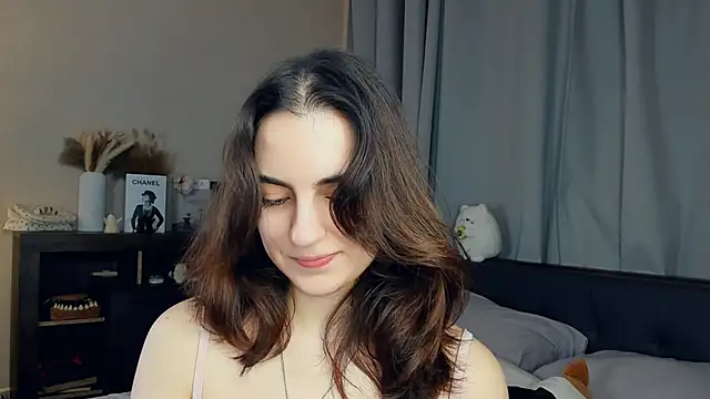 Snapshot of DracosMoon chatting on 11, 11, 2025 DracosMoon online show from 11, 11, 2025