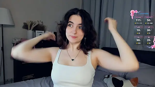 Snapshot of DracosMoon chatting on 16, 11, 2025 DracosMoon online show from 16, 11, 2025