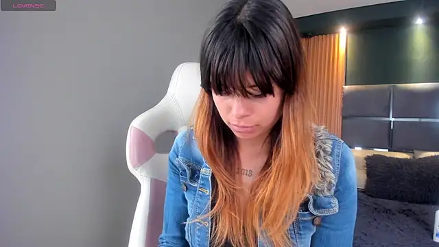 Antonella Torres2 online show from 9, 12, 2024