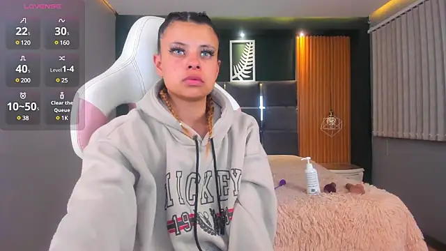 Antonella Torres2 online show from 18, 12, 2024