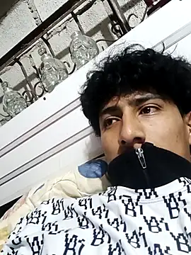 Snapshot of alexander32r chatting on 13, 10, 2025 alexander32r online show from 13, 10, 2025