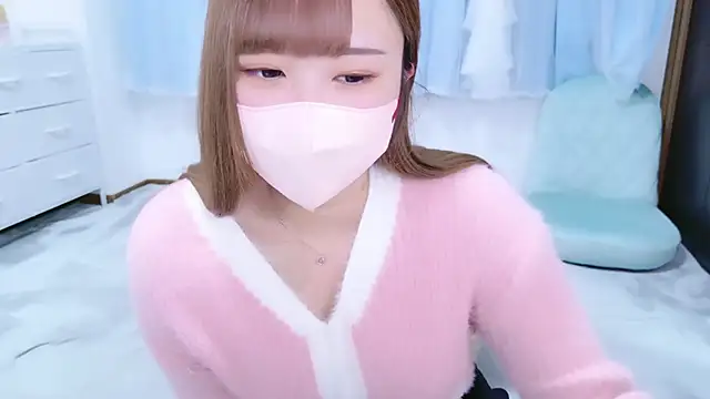 Snapshot of MAIKA_pyon chatting on 14, 10, 2025 MAIKA pyon online show from 14, 10, 2025