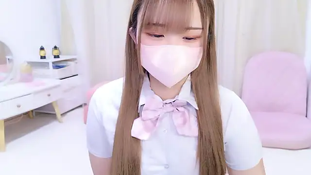 Snapshot of MAIKA_pyon chatting on 20, 10, 2025 MAIKA pyon online show from 20, 10, 2025