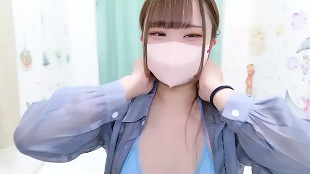 Snapshot of MAIKA_pyon chatting on 14, 11, 2025 MAIKA pyon online show from 14, 11, 2025