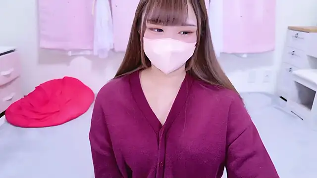 Snapshot of MAIKA_pyon chatting on 1, 12, 2025 MAIKA pyon online show from 1, 12, 2025