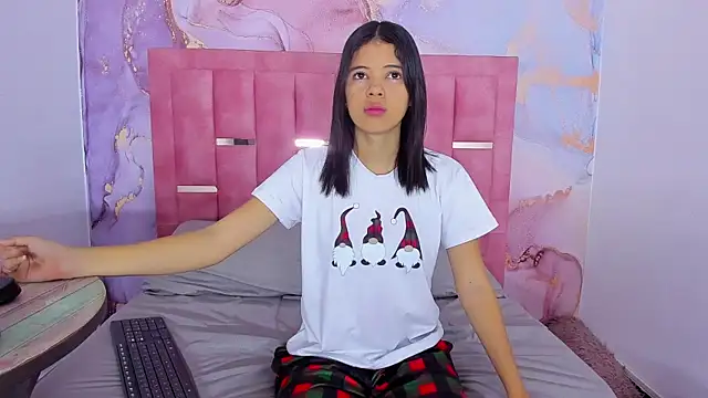 Snapshot of LizzMartin chatting on 28, 12, 2024 LizzMartin online show from 28, 12, 2024