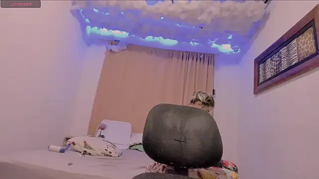 Lauu G online show from 10, 1, 2025