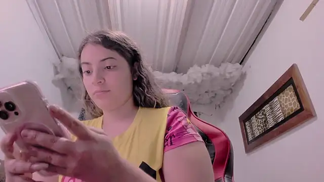 Lauu G online show from 28, 9, 2025