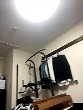 Snapshot of YU-KI00 chatting on 8, 11, 2025 YU-KI00 online show from 8, 11, 2025