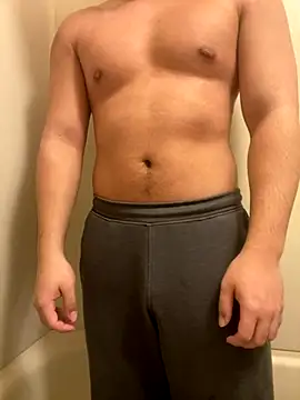 Snapshot of YU-KI00 chatting on 9, 11, 2025 YU-KI00 online show from 9, 11, 2025