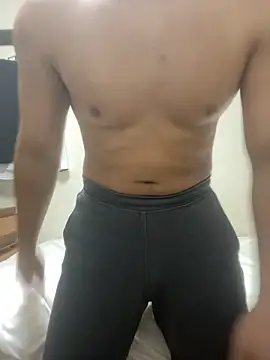 Snapshot of YU-KI00 chatting on 11, 11, 2025 YU-KI00 online show from 11, 11, 2025