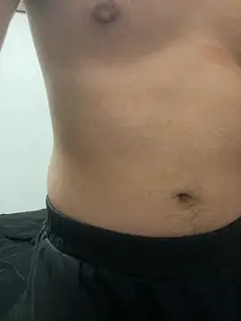 Snapshot of YU-KI00 chatting on 15, 11, 2025 YU-KI00 online show from 15, 11, 2025