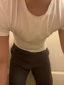 Snapshot of YU-KI00 chatting on 16, 11, 2025 YU-KI00 online show from 16, 11, 2025