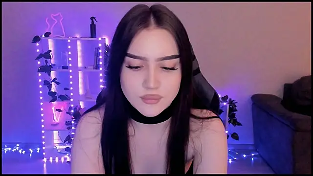 Melanie N online show from 6, 12, 2024