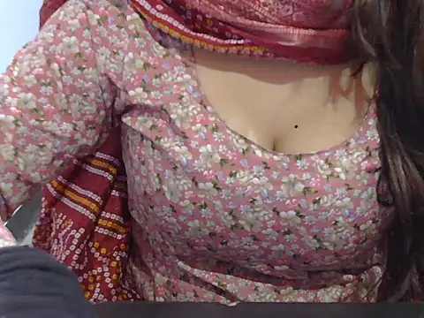 cutie-taara online show from 16, 1, 2025