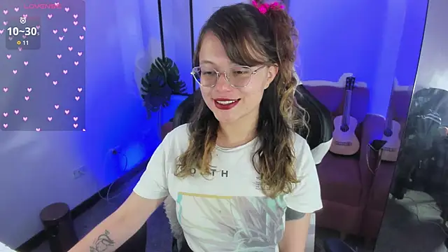 Snapshot of blackberrys_ chatting on 13, 10, 2025 blackberrys online show from 13, 10, 2025