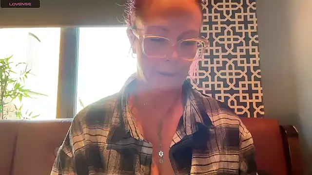 Snapshot of MelodyRoseUk chatting on 28, 10, 2025 MelodyRoseUk online show from 28, 10, 2025