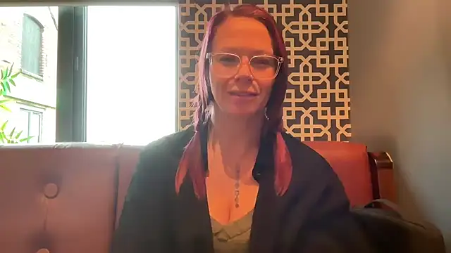 Snapshot of MelodyRoseUk chatting on 11, 11, 2025 MelodyRoseUk online show from 11, 11, 2025