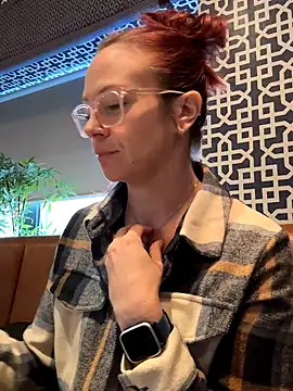 Snapshot of MelodyRoseUk chatting on 18, 11, 2025 MelodyRoseUk online show from 18, 11, 2025