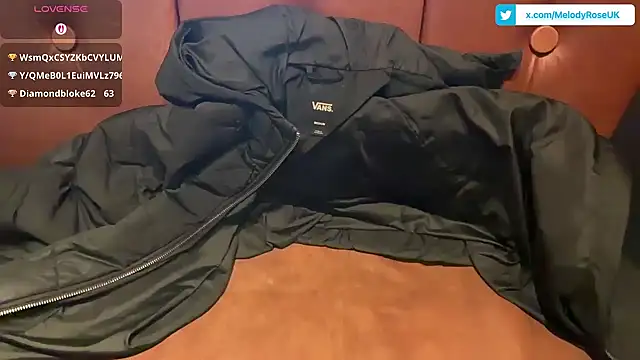 Snapshot of MelodyRoseUk chatting on 18, 12, 2025 MelodyRoseUk online show from 18, 12, 2025