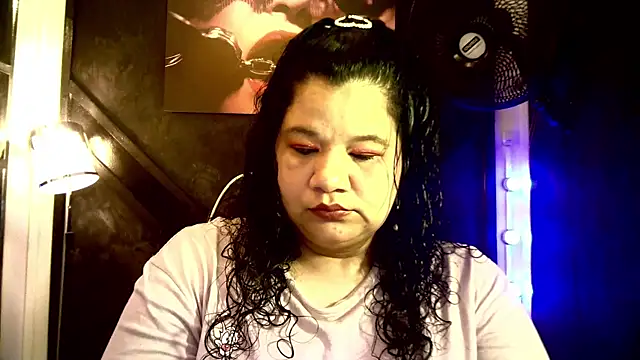 Snapshot of may_prg chatting on 7, 12, 2024 may prg online show from 7, 12, 2024