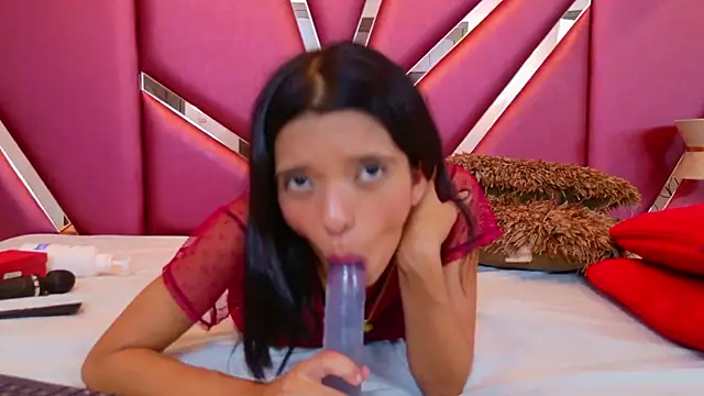 Snapshot of RebecaRelish chatting on 11, 1, 2025 RebecaRelish online show from 11, 1, 2025