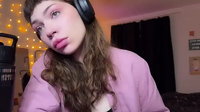 Snapshot of PaulaPratt chatting on 2, 12, 2024 PaulaPratt online show from 2, 12, 2024