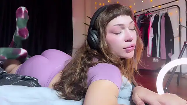 Snapshot of PaulaPratt chatting on 7, 12, 2024 PaulaPratt online show from 7, 12, 2024