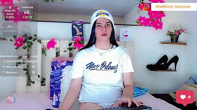 Madisson Ivanova online show from 11, 1, 2025