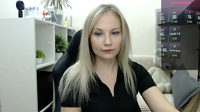 Snapshot of Sunny_bunny6 chatting on 3, 11, 2025 Sunny bunny6 online show from 3, 11, 2025