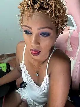 Snapshot of Amaliu_ chatting on 18, 10, 2025 Amaliu online show from 18, 10, 2025