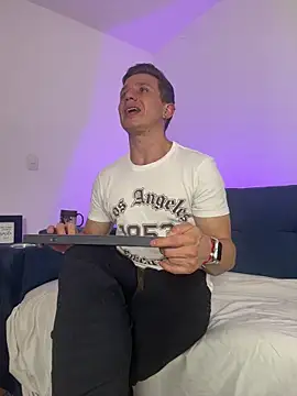 Andrewfalcon online show from 11, 11, 2025