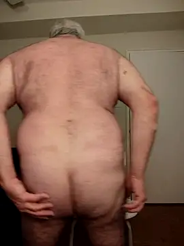 Snapshot of Shoreguy69 chatting on 4, 12, 2025 Shoreguy69 online show from 4, 12, 2025