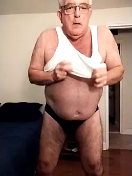 Snapshot of Shoreguy69 chatting on 14, 12, 2025 Shoreguy69 online show from 14, 12, 2025