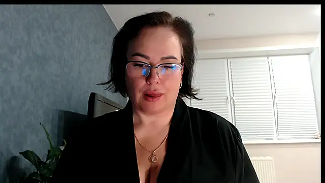 Nora Star online show from 20, 12, 2025