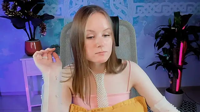 VivienLeeigh online show from 8, 1, 2025