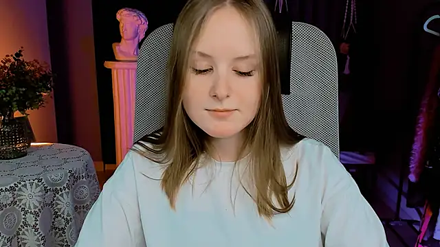 VivienLeeigh online show from 10, 1, 2025