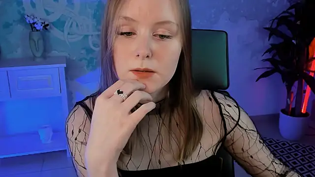 VivienLeeigh online show from 11, 2, 2025