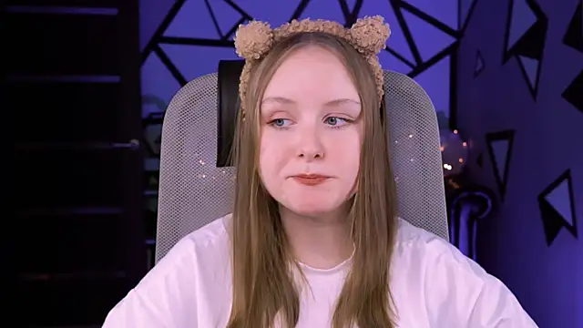 VivienLeeigh online show from 13, 2, 2025