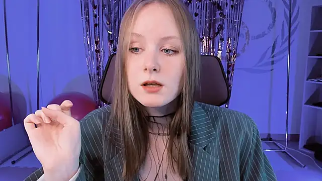 VivienLeeigh online show from 16, 2, 2025